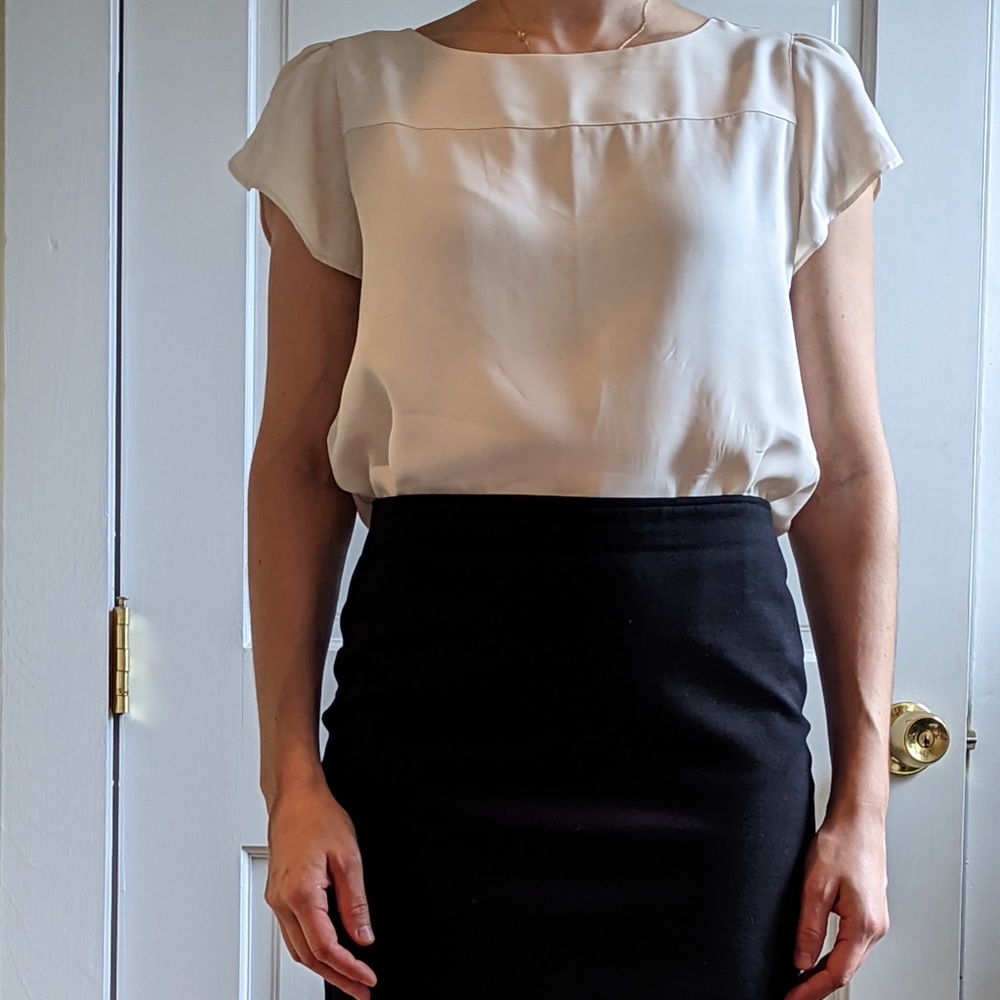 Ann Taylor LOFT Cream Blouse Size XS